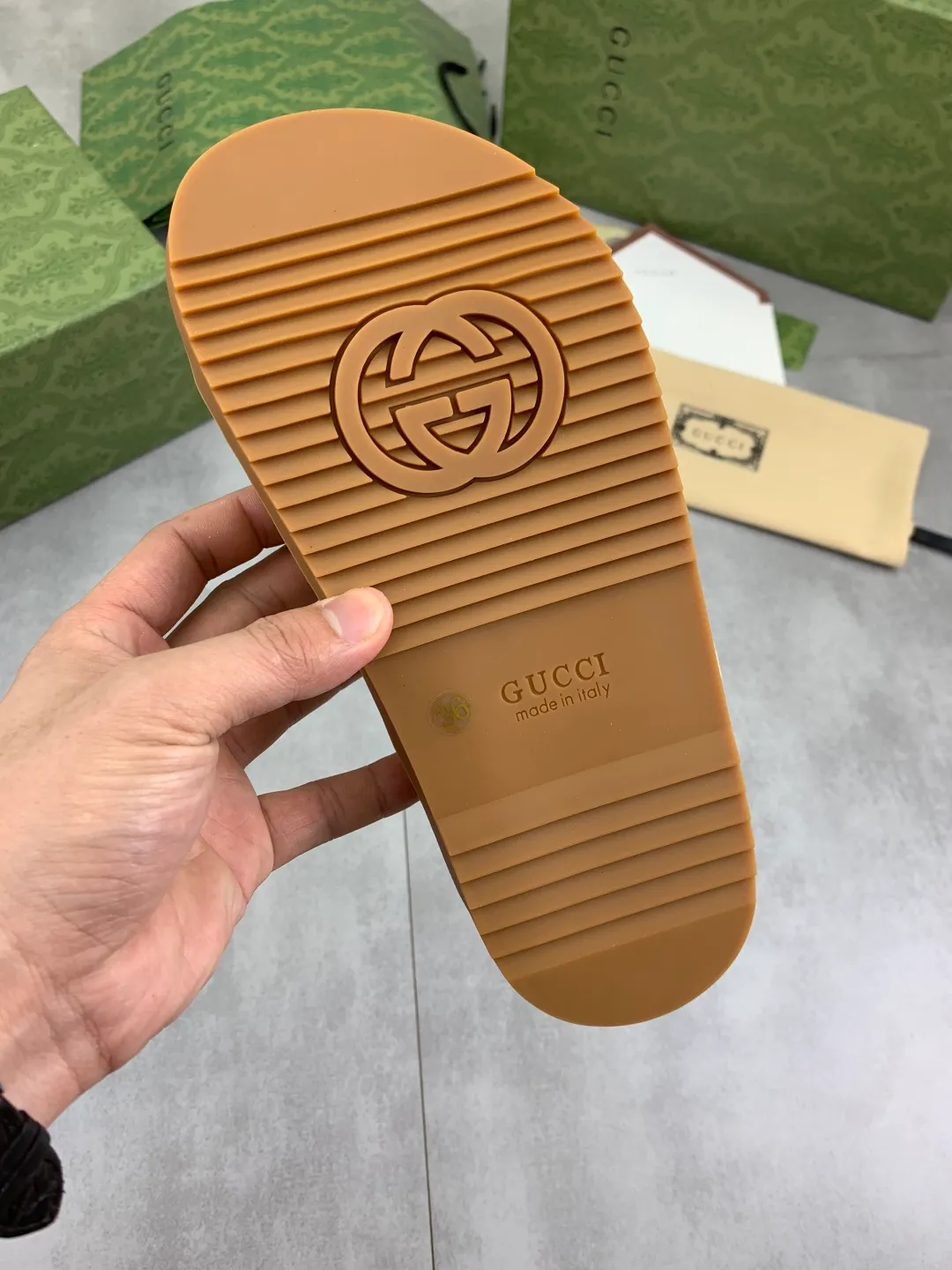Men's Men's Shoes💰P440💰[New Style] High Version 🎁🎁🎁 GUCCI New Year of the Snake casual slippers, original official website, perfect workmanship, transmitting a kind of noble luxury, sublimating its definition of luxury in Gucci's high-end extraordinary craftsmanship. Original Gucci double G combination outsole, code number: 35-45, complete package